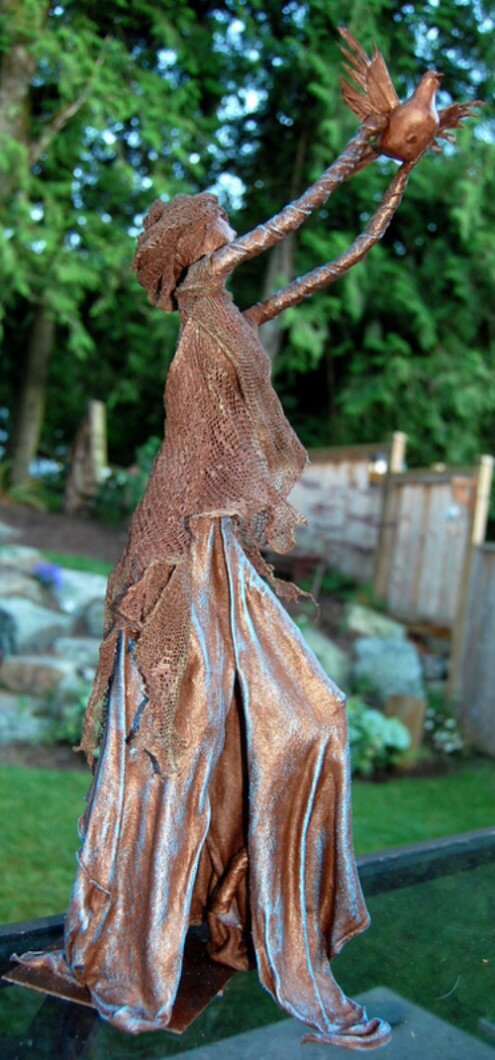 statue